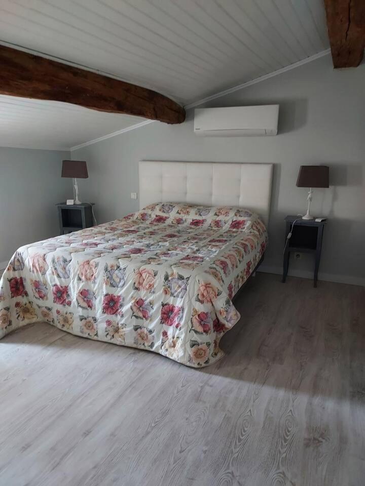 Maisonnette Saintes Bagian luar foto