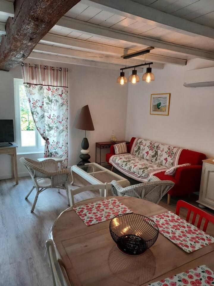 Maisonnette Saintes Bagian luar foto